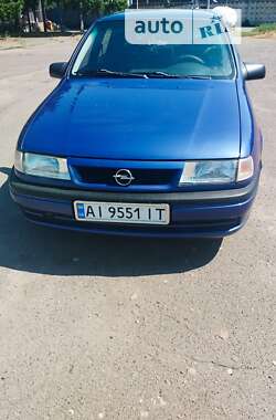 Седан Opel Vectra 1995 в Яготине