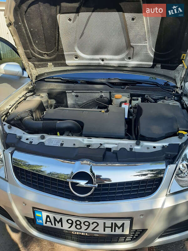 Ліфтбек Opel Vectra 2007 в Бердичеві фото 19 Ліфтбек Opel Vectra 2007 в Бердичеві