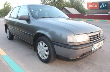 Ліфтбек Opel Vectra 1990 в Черкасах