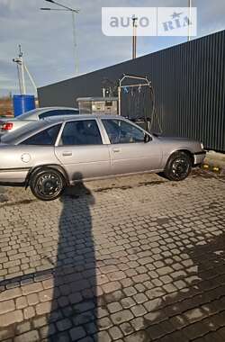 Ліфтбек Opel Vectra 1989 в Винниках
