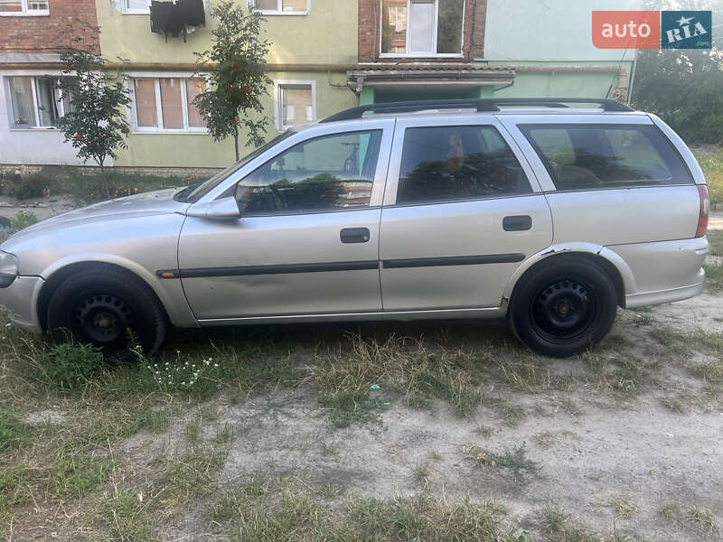 Универсал Opel Vectra 1998 в Сокале