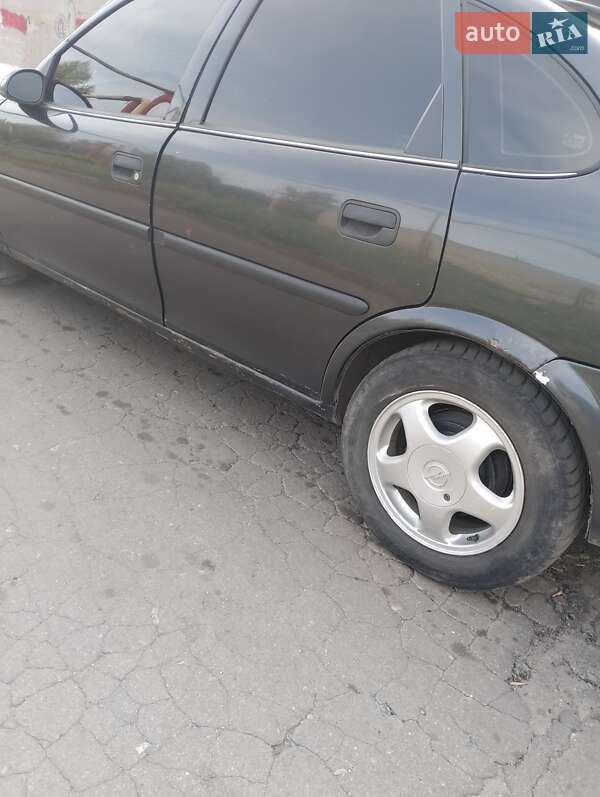 Седан Opel Vectra 1996 в Кременчуге