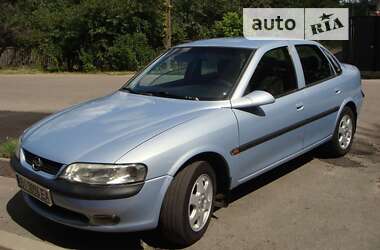 Седан Opel Vectra 1998 в Хороле