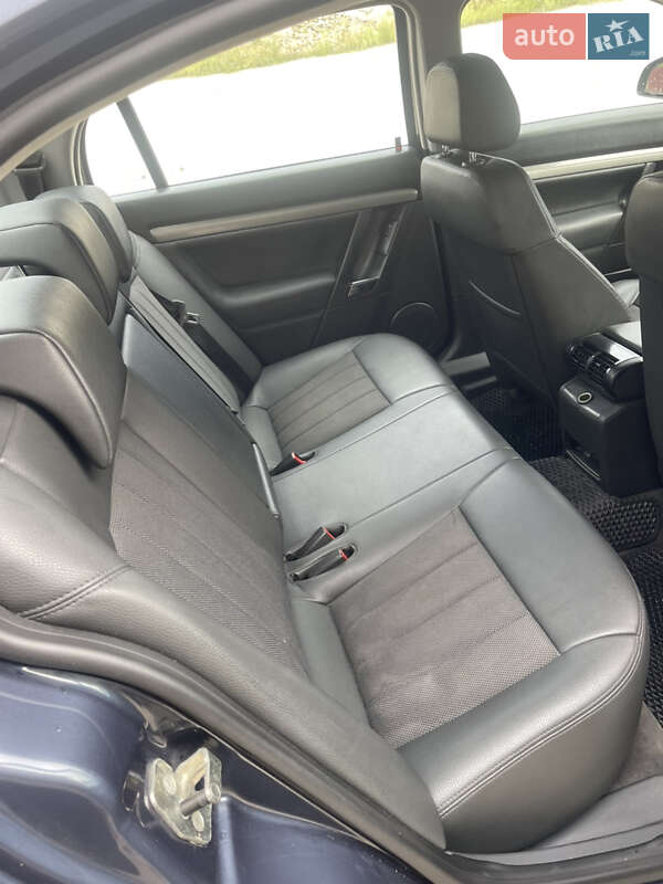 Седан Opel Vectra 2008 в Львове