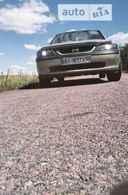 Седан Opel Vectra 1997 в Киеве