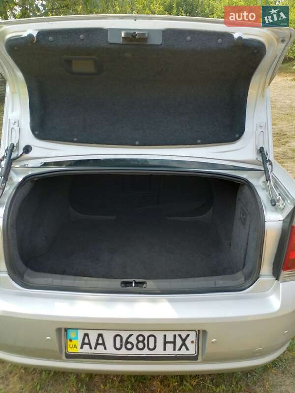 Седан Opel Vectra 2007 в Білій Церкві