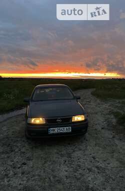 Седан Opel Vectra 1994 в Млиніві