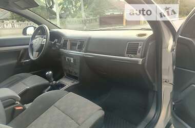 Лифтбек Opel Vectra 2006 в Остроге