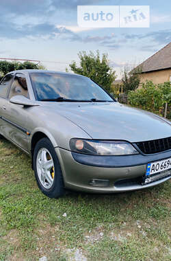 Седан Opel Vectra 1997 в Чопе