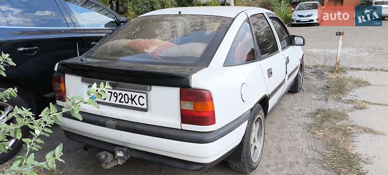 Лифтбек Opel Vectra 1989 в Киеве