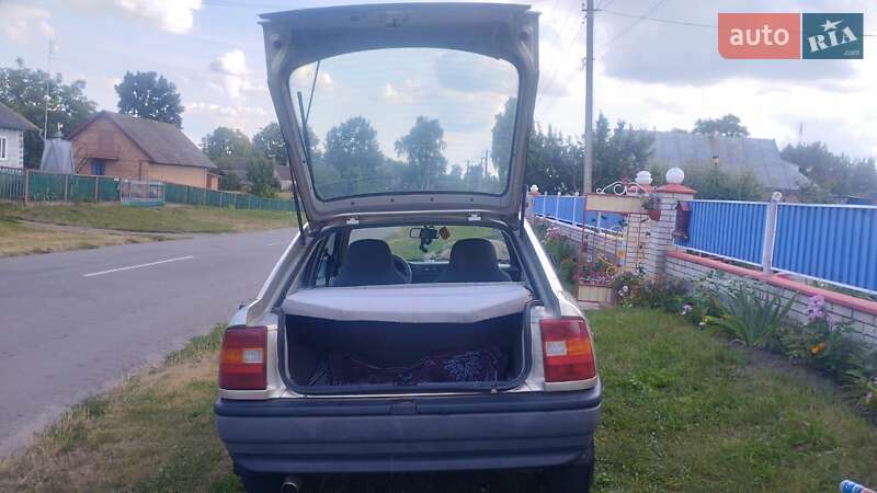 Лифтбек Opel Vectra 1989 в Виннице фото 12 Лифтбек Opel Vectra 1989 в Виннице