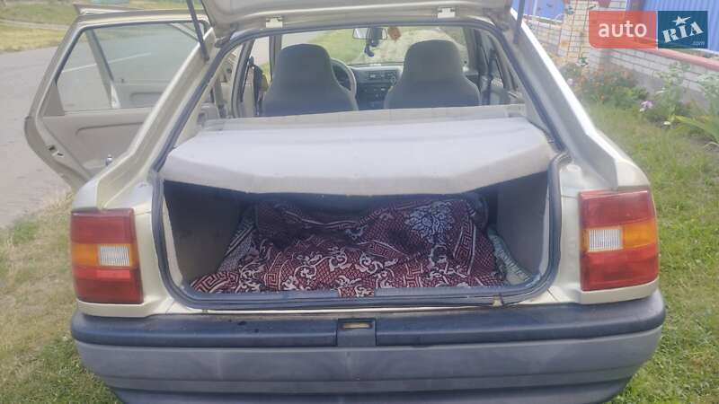 Лифтбек Opel Vectra 1989 в Виннице фото 21 Лифтбек Opel Vectra 1989 в Виннице