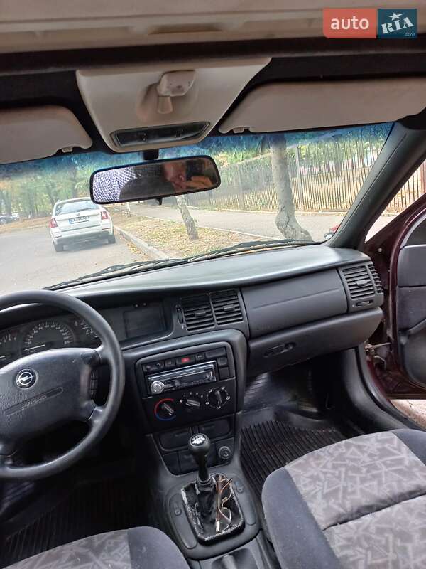 Седан Opel Vectra 1996 в Кропивницькому