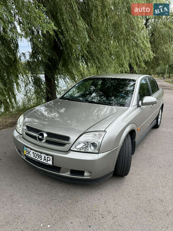 Седан Opel Vectra 2003 в Ровно