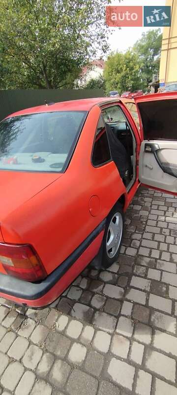 Седан Opel Vectra 1992 в Коломиї