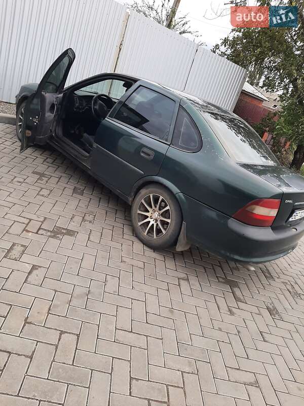 Седан Opel Vectra 1998 в Николаеве