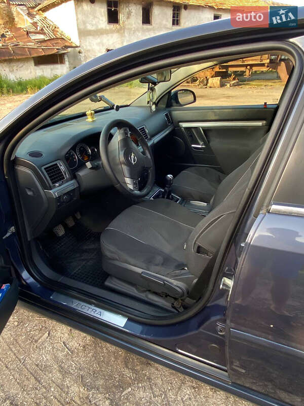 Седан Opel Vectra 2006 в Золочеві