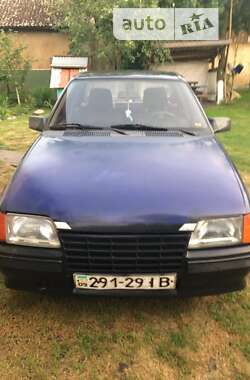 Седан Opel Vectra 1988 в Івано-Франківську