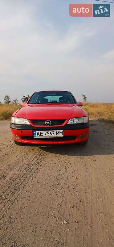 Ліфтбек Opel Vectra 1998 в Дніпрі