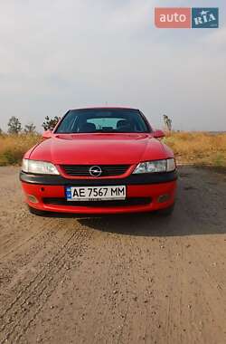 Ліфтбек Opel Vectra 1998 в Дніпрі