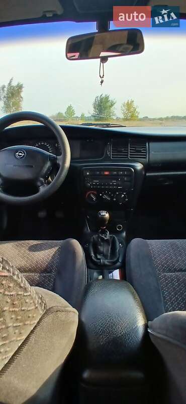 Ліфтбек Opel Vectra 1998 в Дніпрі