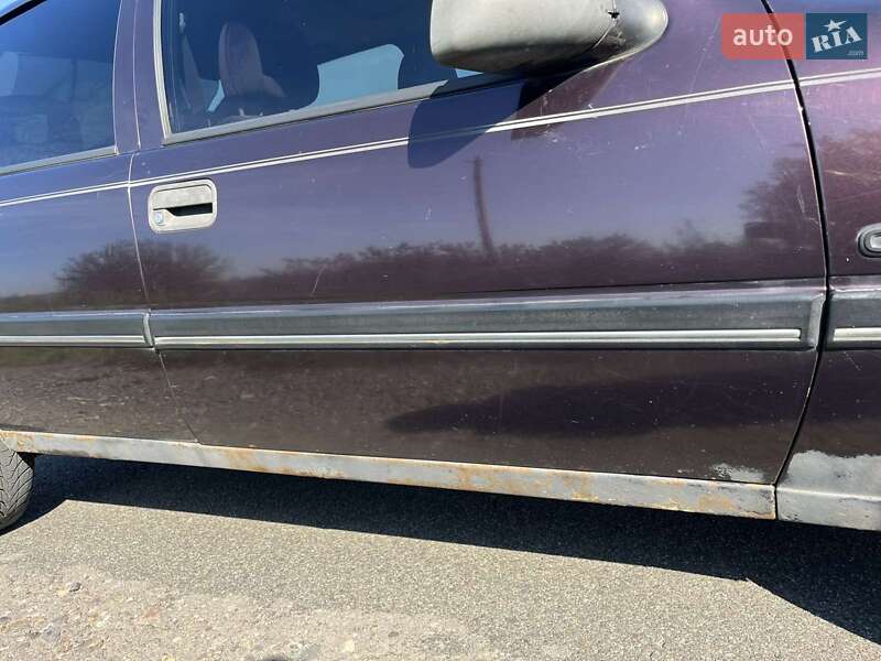Седан Opel Vectra 1992 в Львове