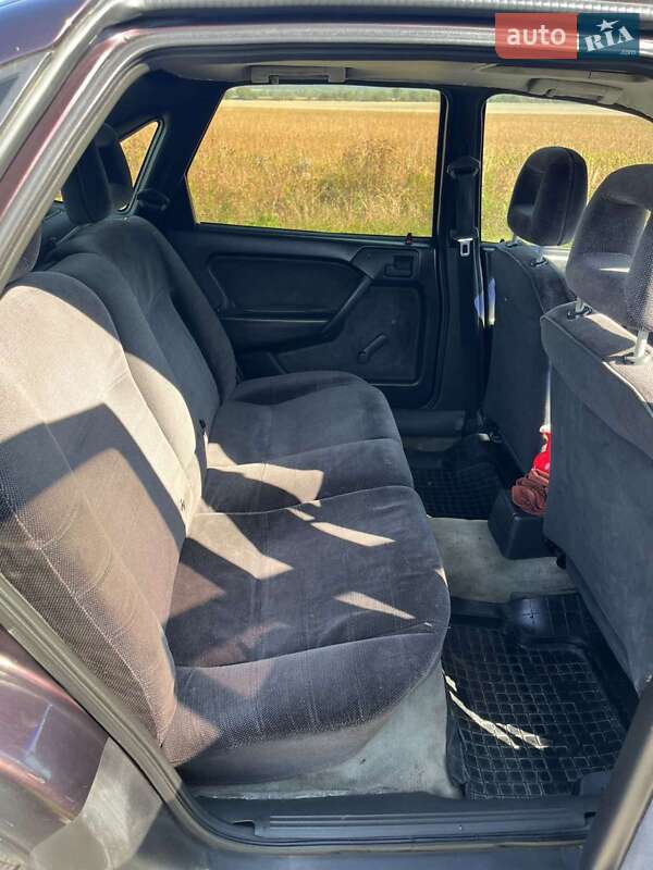 Седан Opel Vectra 1992 в Львове