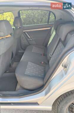Седан Opel Vectra 2006 в 
