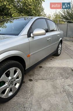 Седан Opel Vectra 2002 в 