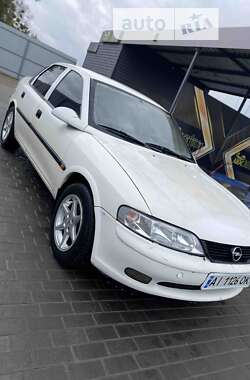 Седан Opel Vectra 1997 в Ржищеве