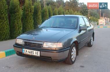 Ліфтбек Opel Vectra 1990 в Черкасах