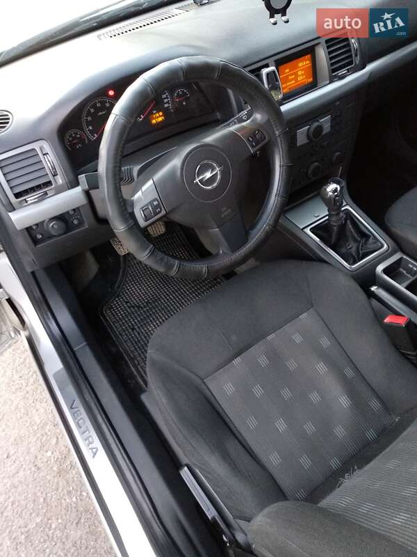 Седан Opel Vectra 2006 в Кривом Роге