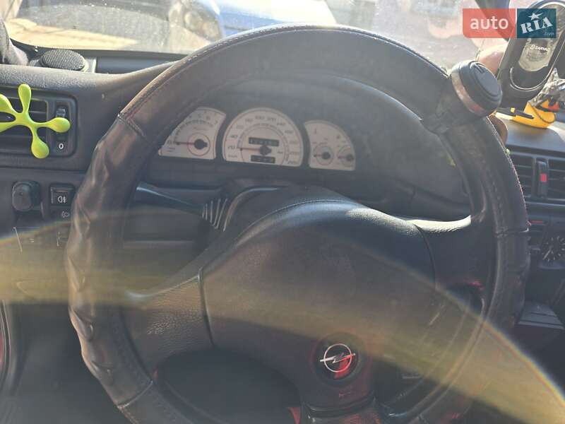 Седан Opel Vectra 1991 в Староконстантинове