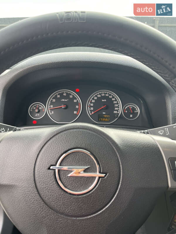 Седан Opel Vectra 2007 в Тернополе