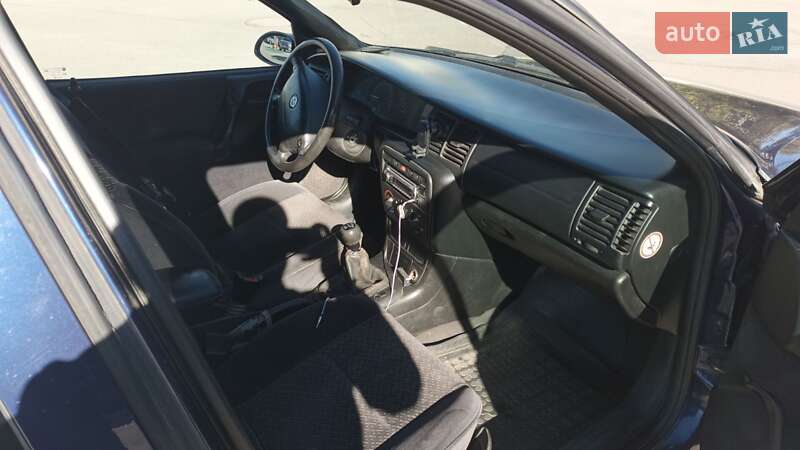 Седан Opel Vectra 1998 в Львове