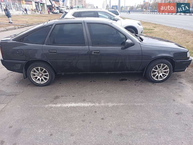 Лифтбек Opel Vectra 1989 в Харькове