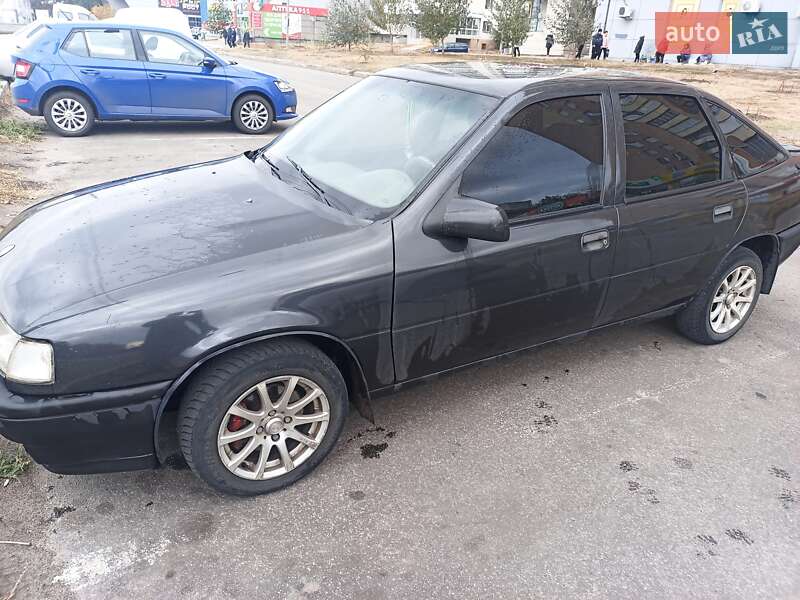 Лифтбек Opel Vectra 1989 в Харькове