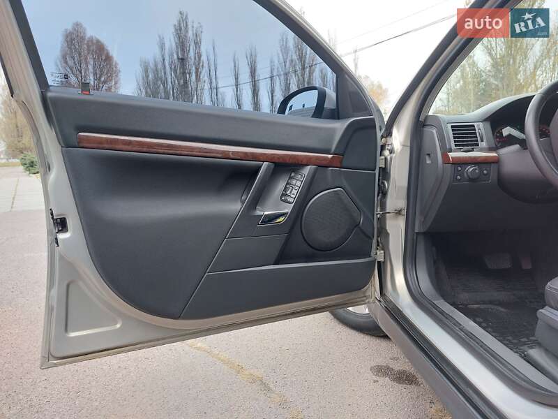 Седан Opel Vectra 2005 в Днепре