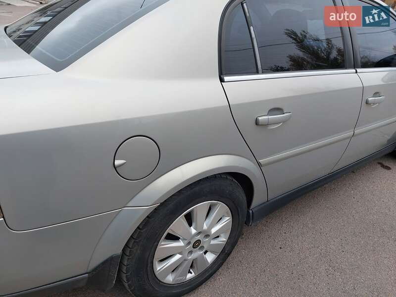 Седан Opel Vectra 2005 в Днепре