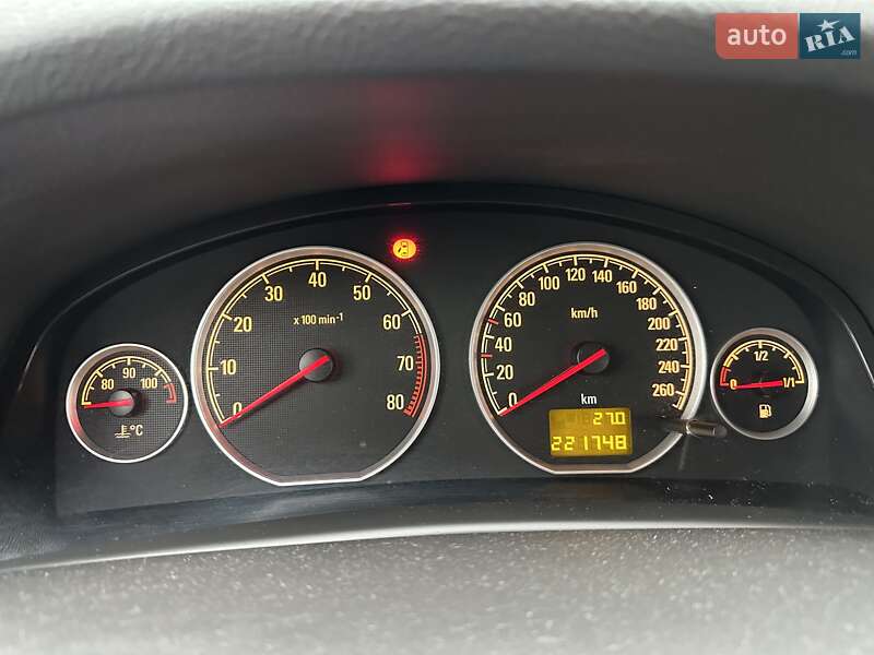 Лифтбек Opel Vectra 2006 в Лебедине