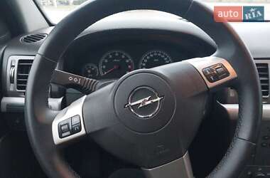 Седан Opel Vectra 2006 в Любарі