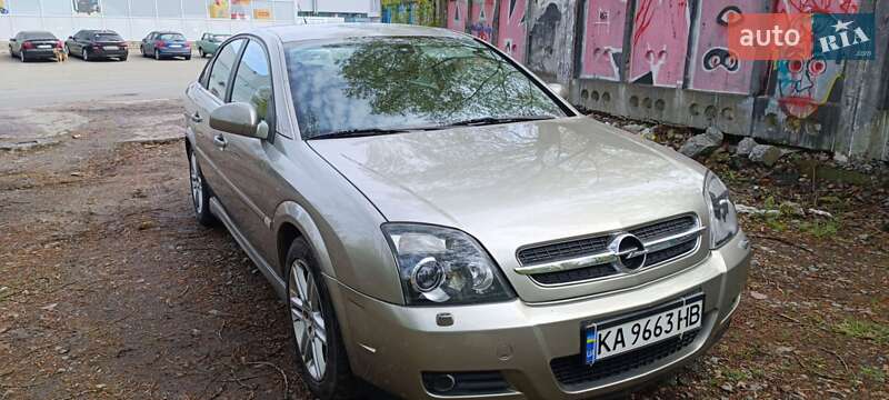 Лифтбек Opel Vectra 2004 в Киеве