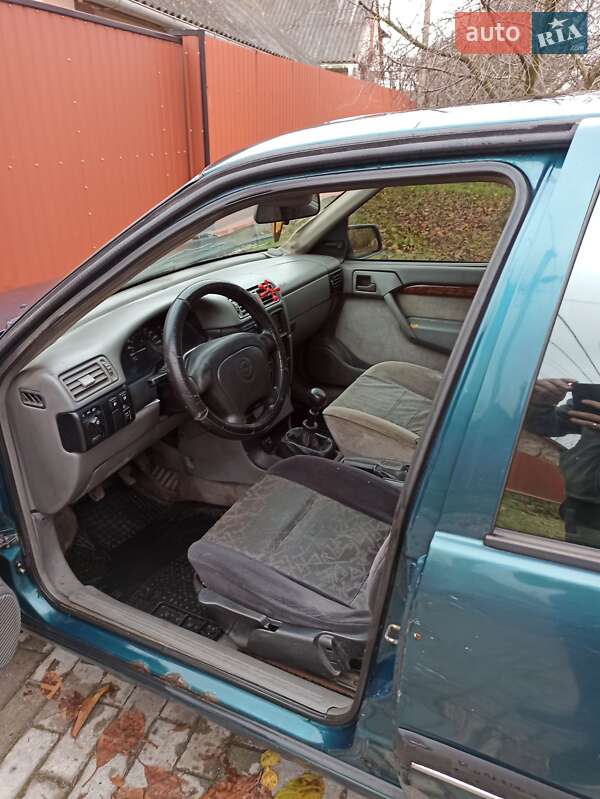 Седан Opel Vectra 1995 в Луцке фото 8 Седан Opel Vectra 1995 в Луцке