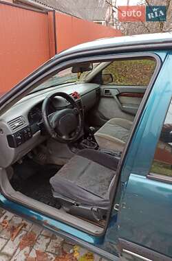 Седан Opel Vectra 1995 в 