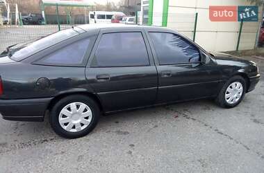 Лифтбек Opel Vectra 1994 в Надворной