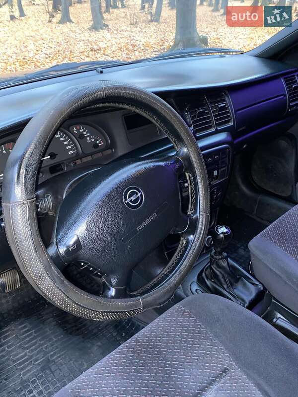 Седан Opel Vectra 1997 в Жмеринці