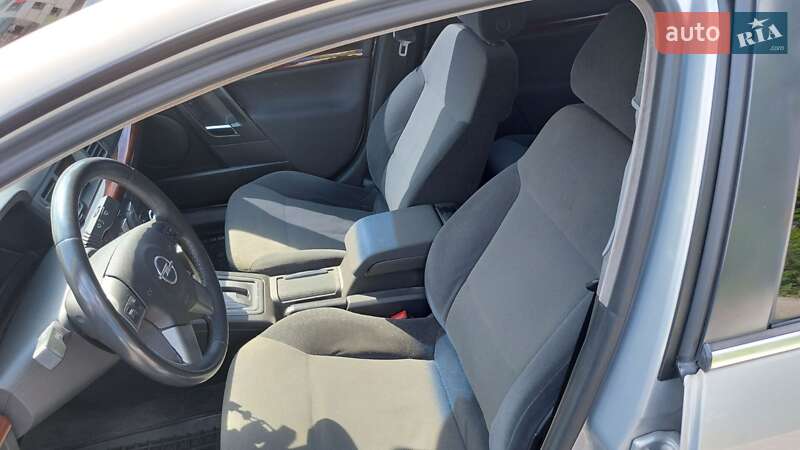 Седан Opel Vectra 2005 в Днепре
