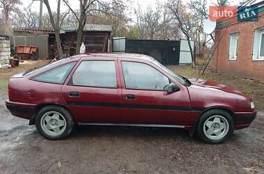 Лифтбек Opel Vectra 1990 в Сахновщине