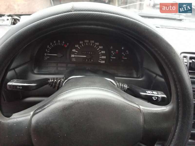 Лифтбек Opel Vectra 1990 в Сахновщине