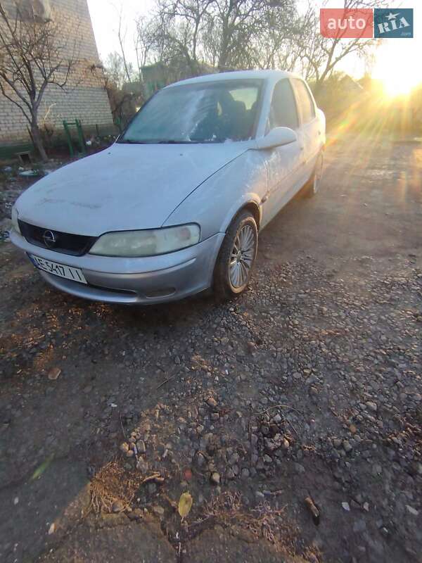 Седан Opel Vectra 1997 в Березнеговатом